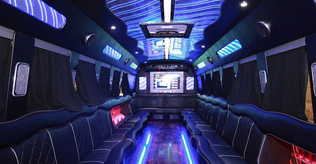 Is a Limo Service a Good Option For Prom Night?