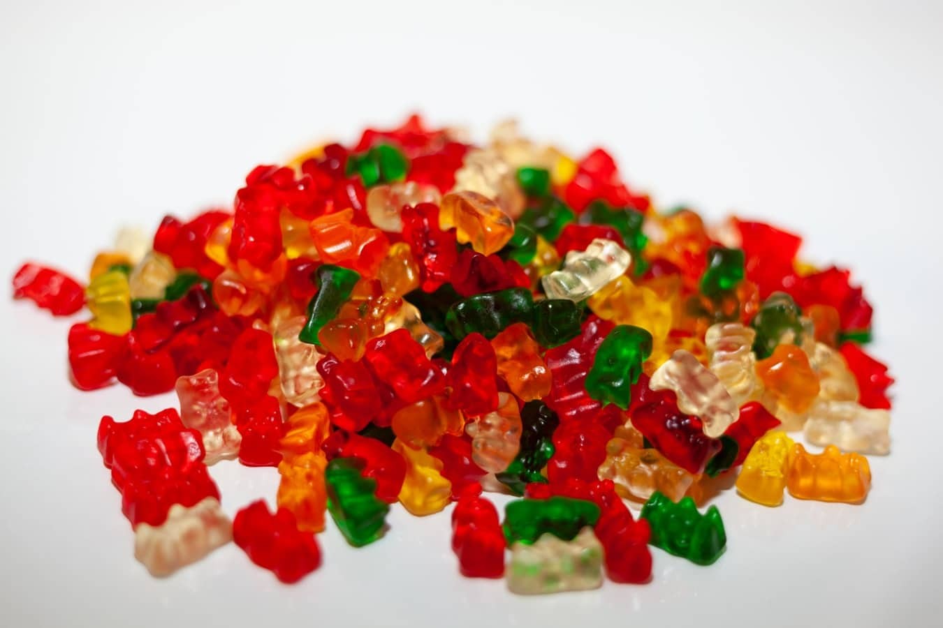 Cutting Through the Delta 10 Delights: A Gummy Goodness Novice’s Guide